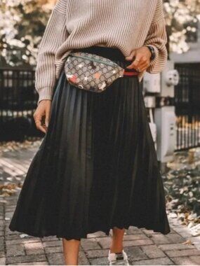 ✨ SALE NWT Express Chiffon Pleated Midi Skirt XSmall Black $118 Classic